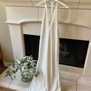 (1) Never Worn Lulus White Maxi Dress
